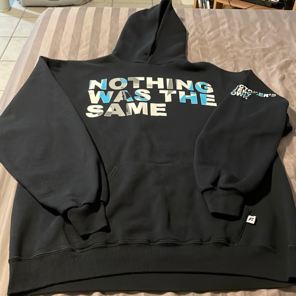 Sz L October’s Very Own black hoodie missing head lace